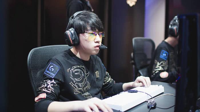 的女坦也能 的女坦也能